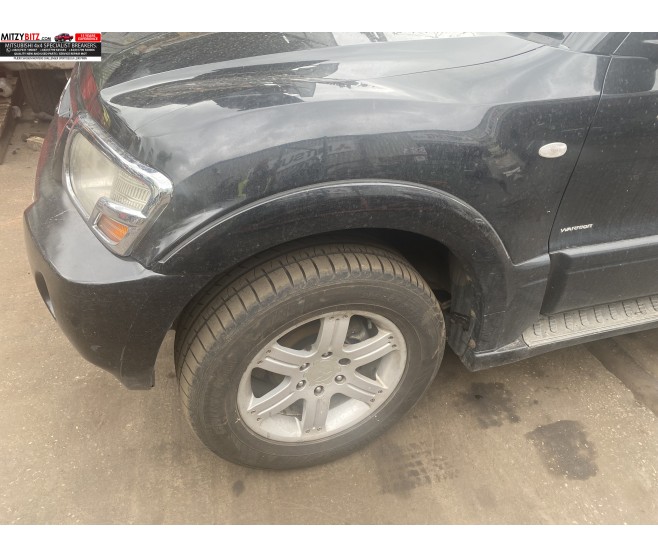 FRONT LEFT FENDER WING ONLY ( NO TRIM ) FOR A MITSUBISHI PAJERO/MONTERO - V78W