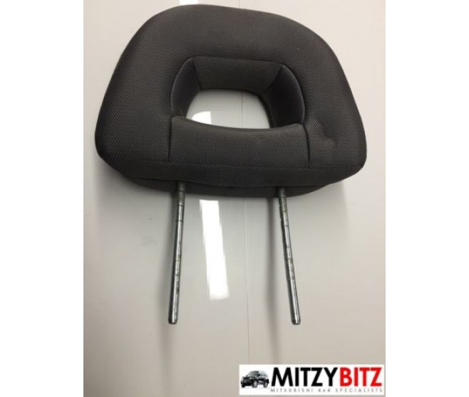 FRONT ROW SEAT GREY CLOTH HEAD REST FOR A MITSUBISHI PAJERO/MONTERO - V65W
