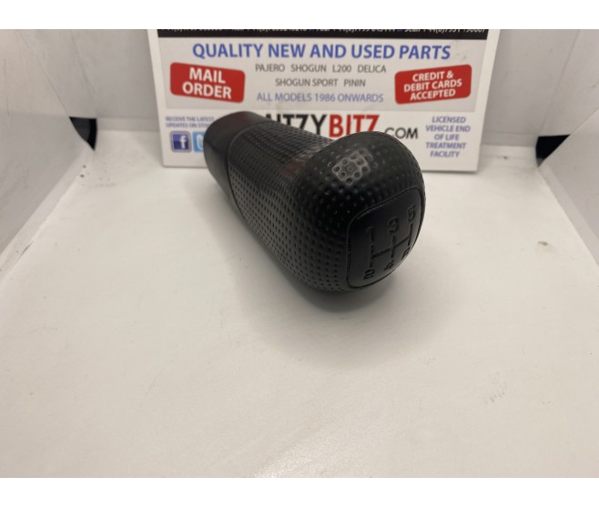MANUAL GEAR LEVER KNOB 5 SPEED FOR A MITSUBISHI MANUAL TRANSMISSION - 