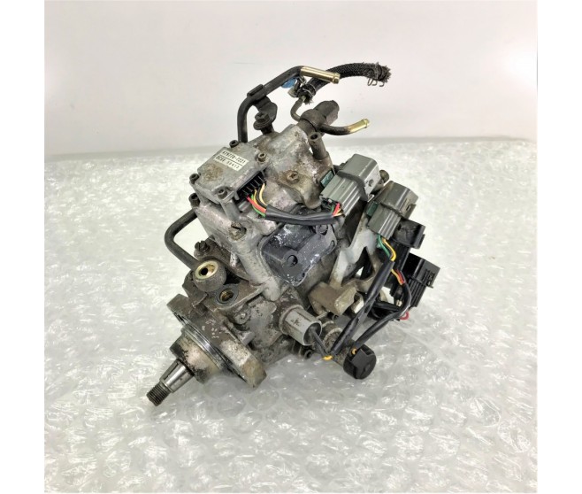 FUEL INJECTION PUMP FOR A MITSUBISHI NATIVA - K94W