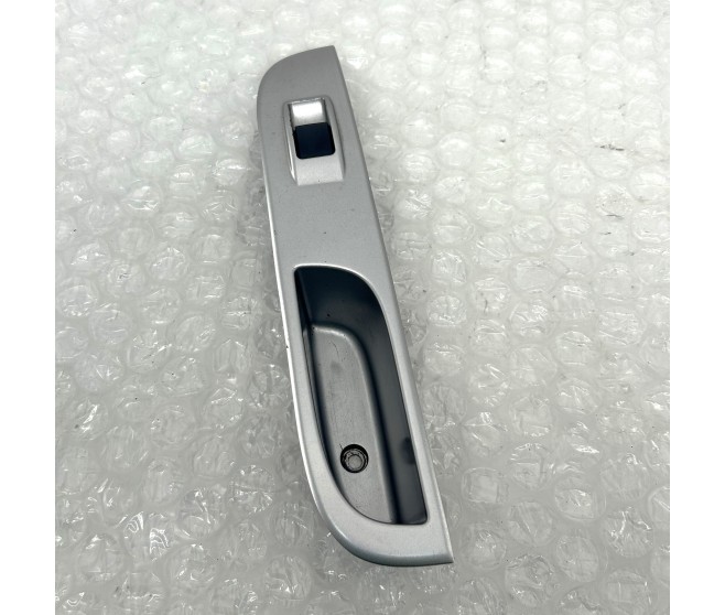 WINDOW SWITCH AND TRIM REAR RIGHT FOR A MITSUBISHI L200 - KA4T