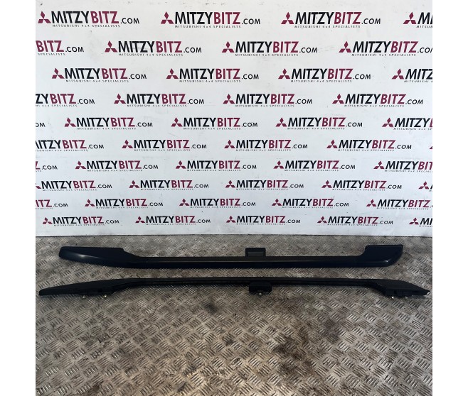 ROOF RAILS LEFT AND RIGHT FOR A MITSUBISHI PAJERO - V63W