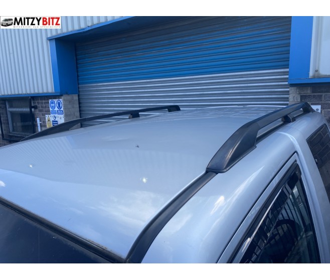 ROOF RACK BARS ( BOTH SIDES ) FOR A MITSUBISHI BODY - 