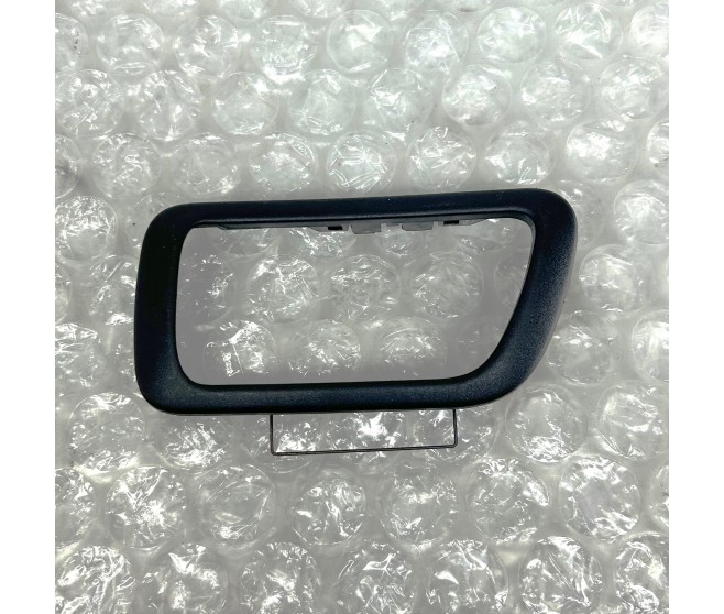 REAR COVER DOOR INSIDE HANDLE LEFT FOR A MITSUBISHI PAJERO - V68W