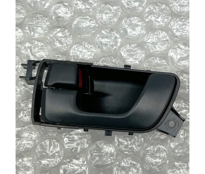 INNER DOOR HANDLE LEFT FOR A MITSUBISHI PAJERO - V68W