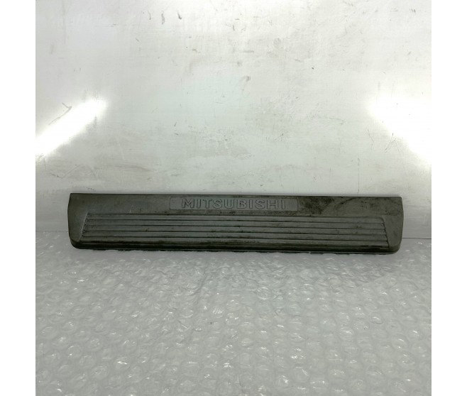 SCUFF PLATE FRONT LEFT OR RIGHT DOOR FOR A MITSUBISHI V60,70# - SCUFF PLATE FRONT LEFT OR RIGHT DOOR