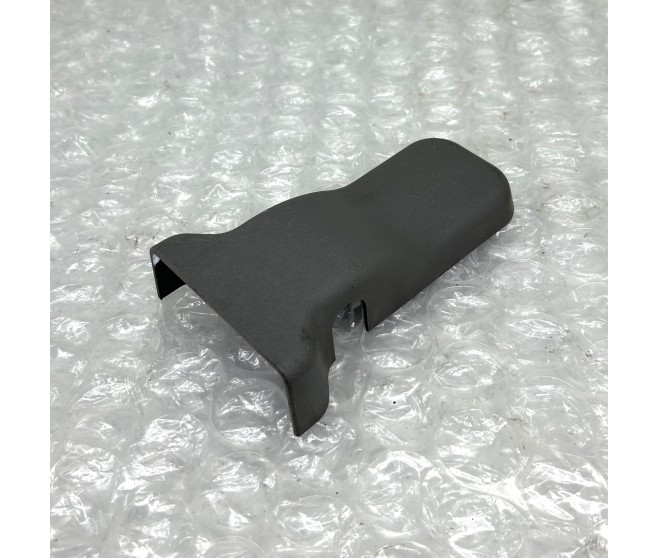 2ND SEAT ANCHOR COVER FOR A MITSUBISHI PAJERO - V68W