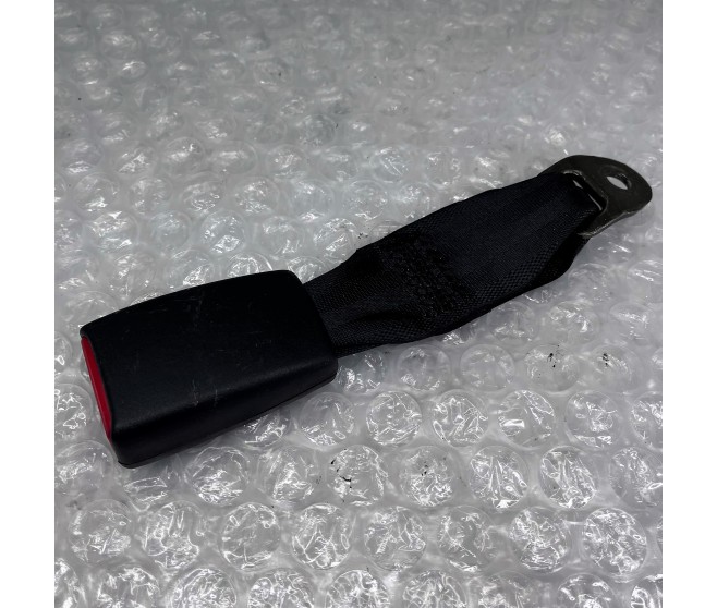 3RD ROW SEAT BELT BUCKLE RIGHT FOR A MITSUBISHI PAJERO - V76W