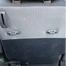 FOUR REAR SEAT CLIPS AND SCREWS 