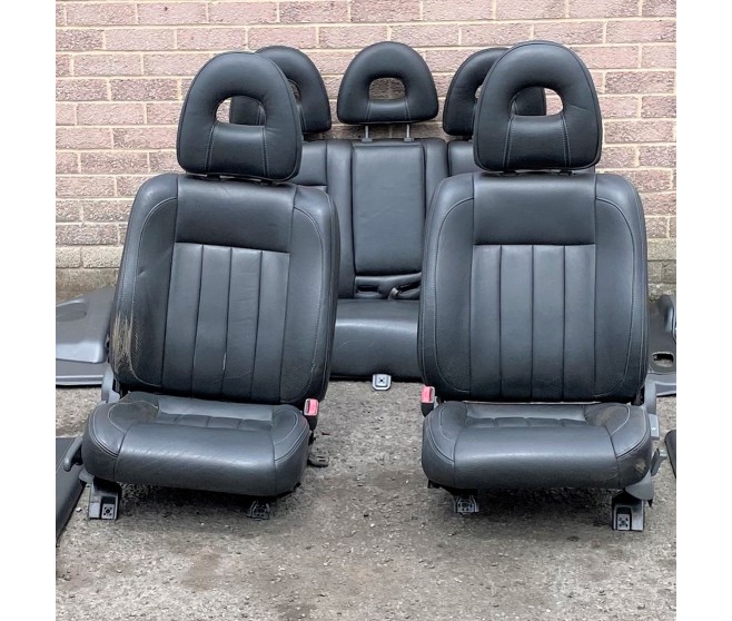 SEAT SET WITH DOOR CARDS FOR A MITSUBISHI SEAT - 