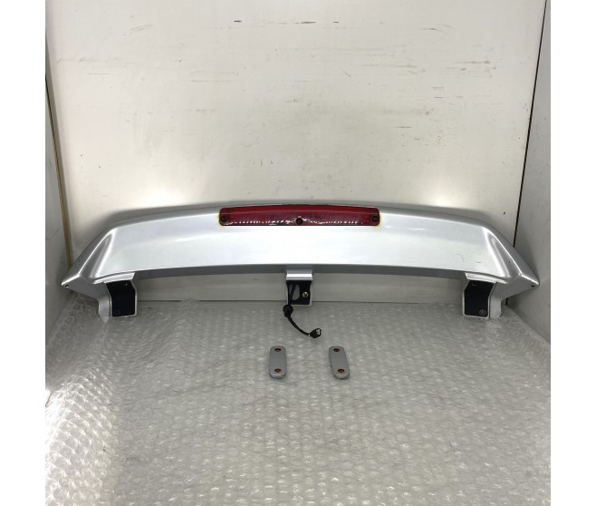 SILVER ROOF AIR SPOILER WITH BRAKE LAMP FOR A MITSUBISHI NATIVA - K94W
