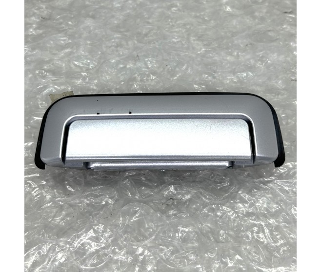 DOOR HANDLE FRONT RIGHT FOR A MITSUBISHI NATIVA - K96W