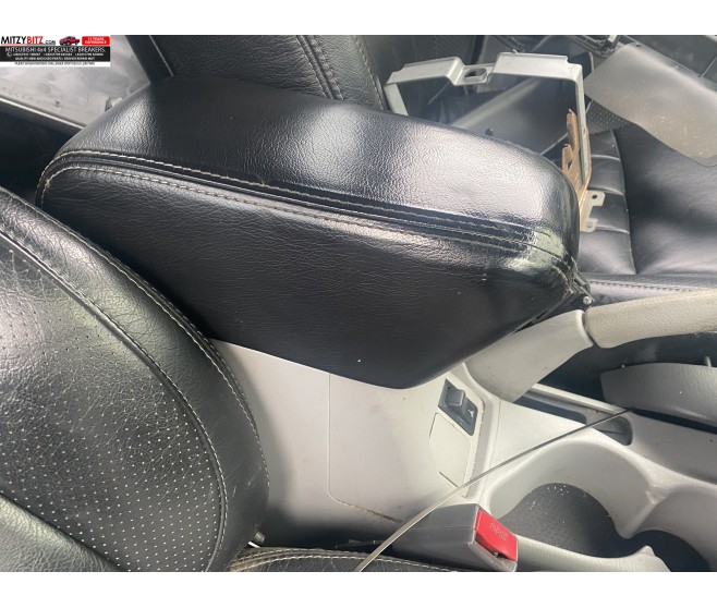 CENTRE FLOOR CONSOLE LID ONLY