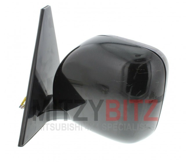 LEFT ELECTRIC ADJUST AND HEATED WING MIRROR FOR A MITSUBISHI PAJERO/MONTERO - V64W