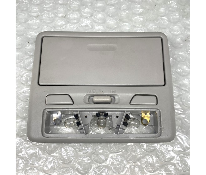 FRONT ROOM LAMP WITH SUNGLASSES HOLDER FOR A MITSUBISHI L200,L200 SPORTERO - KB8T
