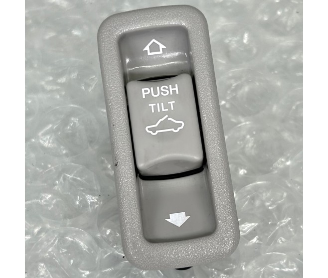 SUNROOF SWITCH FOR A MITSUBISHI V80# - SWITCH & CIGAR LIGHTER