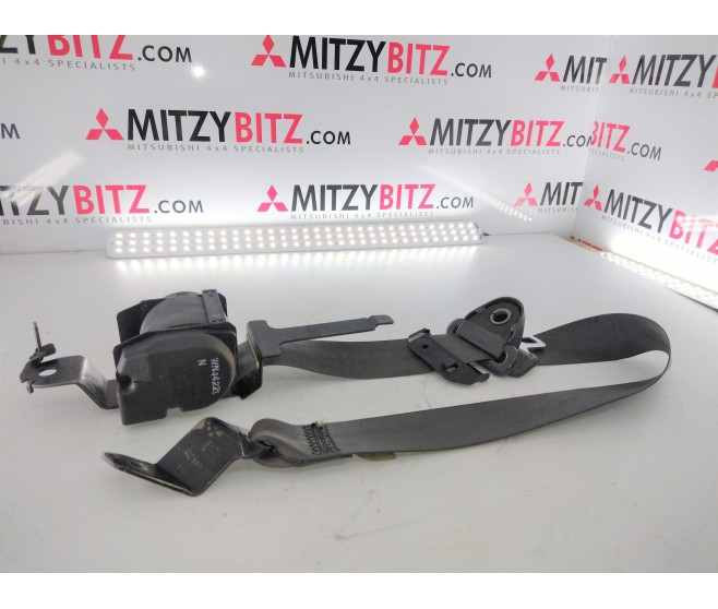 FRONT LEFT GREY SEAT BELT FOR A MITSUBISHI PAJERO - V45W