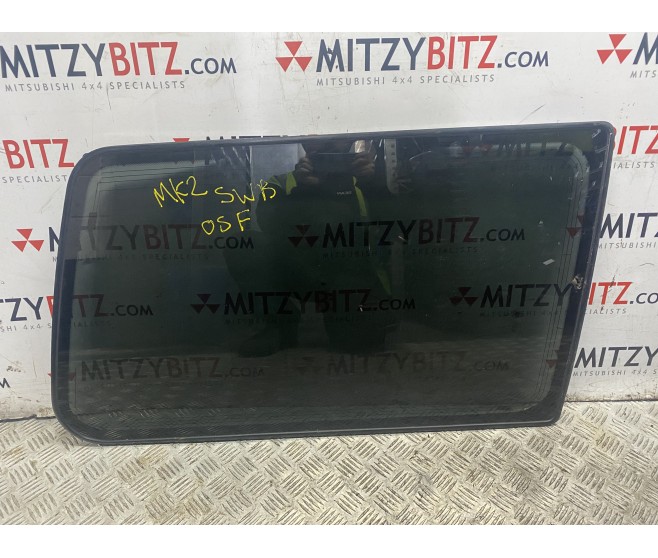 3 DOOR SWB REAR RIGHT QUARTER GLASS WINDOW FOR A MITSUBISHI V20-50# - QTR WINDOW GLASS & MOULDING