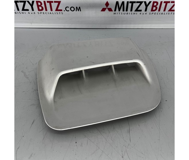 BONNET HOOD AIR SCOOP WHITE FOR A MITSUBISHI EXTERIOR - 