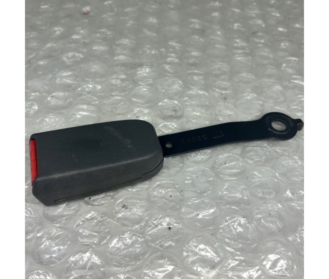FRONT LEFT SEAT BELT BUCKLE FOR A MITSUBISHI PAJERO - V43W