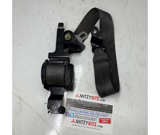 SEAT BELT FRONT RIGHT FOR A MITSUBISHI PAJERO - V46W