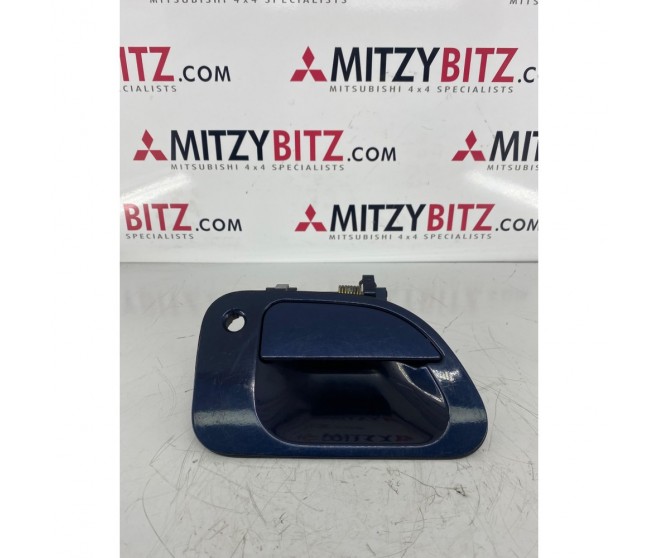 DOOR HANDLE FRONT RIGHT FOR A MITSUBISHI PA-PF# - FRONT DOOR LOCKING