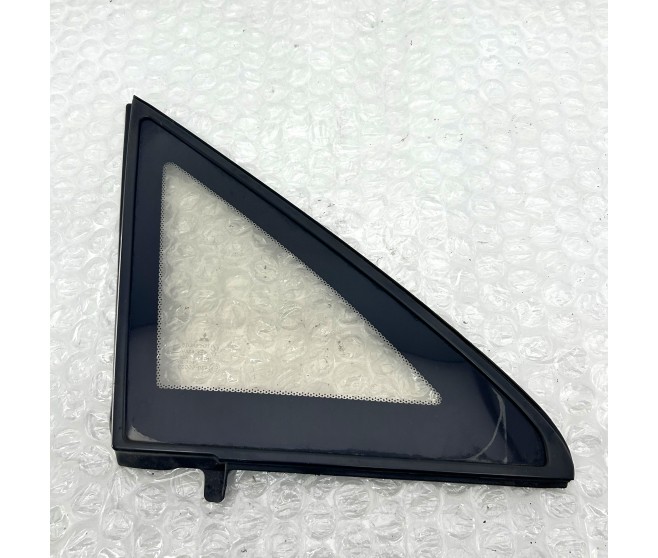 PILLAR WINDOW GLASS FRONT RIGHT FOR A MITSUBISHI PA-PF# - PILLAR WINDOW GLASS FRONT RIGHT