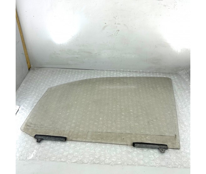 FRONT DOOR WINDOW GLASS LEFT FOR A MITSUBISHI SPACE GEAR/L400 VAN - PA3W