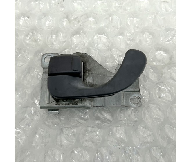 INNER DOOR HANDLE FRONT LEFT FOR A MITSUBISHI DELICA SPACE GEAR/CARGO - PD6W