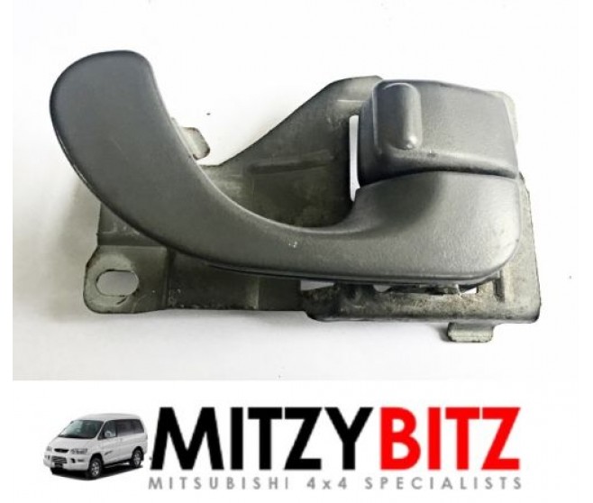INNER DOOR HANDLE FRONT RIGHT FOR A MITSUBISHI SPACE GEAR/L400 VAN - PA4W