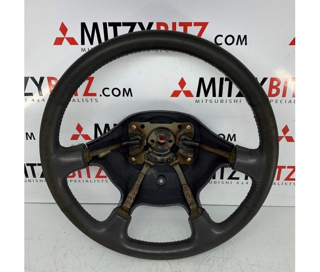 STEERING WHEEL FOR A MITSUBISHI PA-PD# - STEERING WHEEL