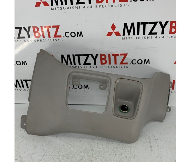 LOWER INSTRUMENT PANEL COVER FOR A MITSUBISHI SPACE GEAR/L400 VAN - PB5V