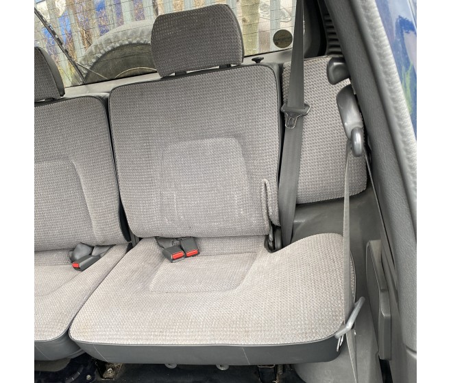 SECOND ROW LEFT SEAT ONLY FOR A MITSUBISHI PAJERO - V25W