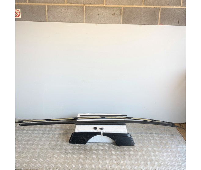 ROOF MOULDING KIT FOR A MITSUBISHI EXTERIOR - 