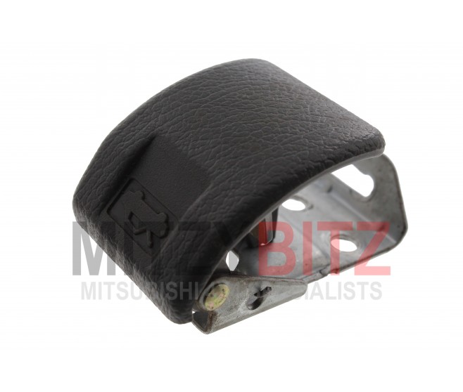 HOOD LOCK RELEASE HANDLE FOR A MITSUBISHI L200 - K62T