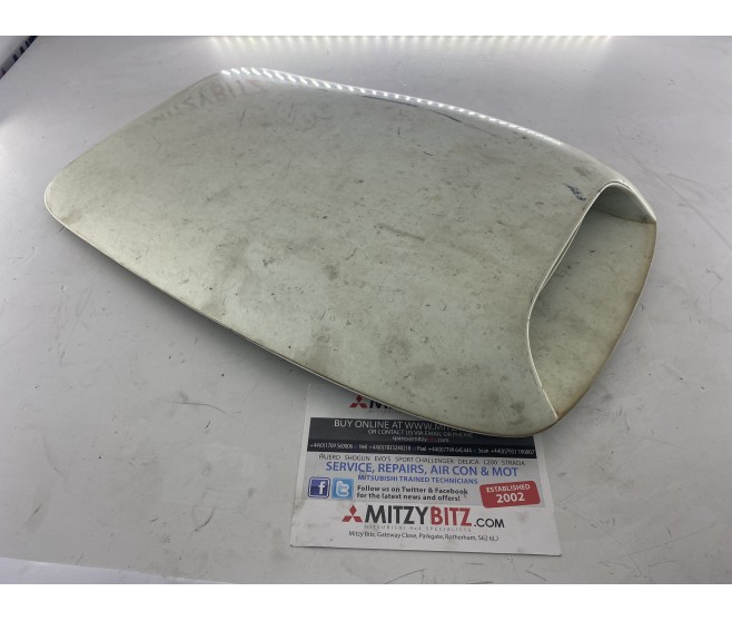 WHITE BONNET HOOD AIR SCOOP FOR A MITSUBISHI K60,70# - WHITE BONNET HOOD AIR SCOOP