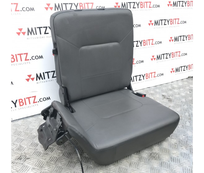  REAR RIGHT 3RD ROW  GREY LEATHER BOOT SEAT FOR A MITSUBISHI MONTERO - V43W