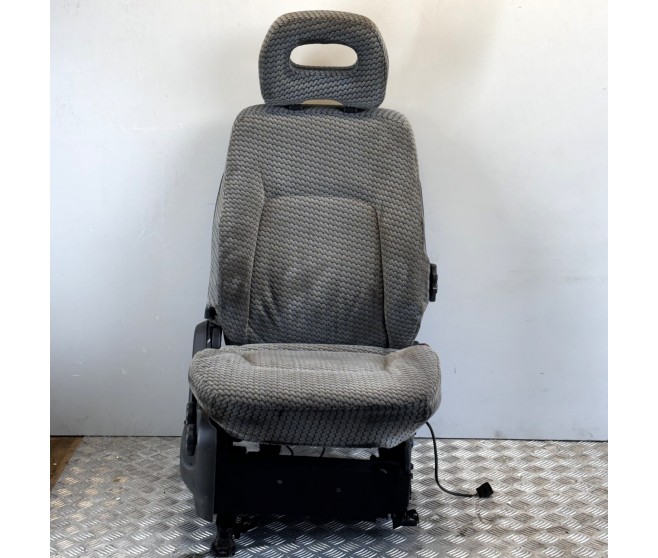 FRONT RIGHT SEAT FOR A MITSUBISHI PAJERO - V23W