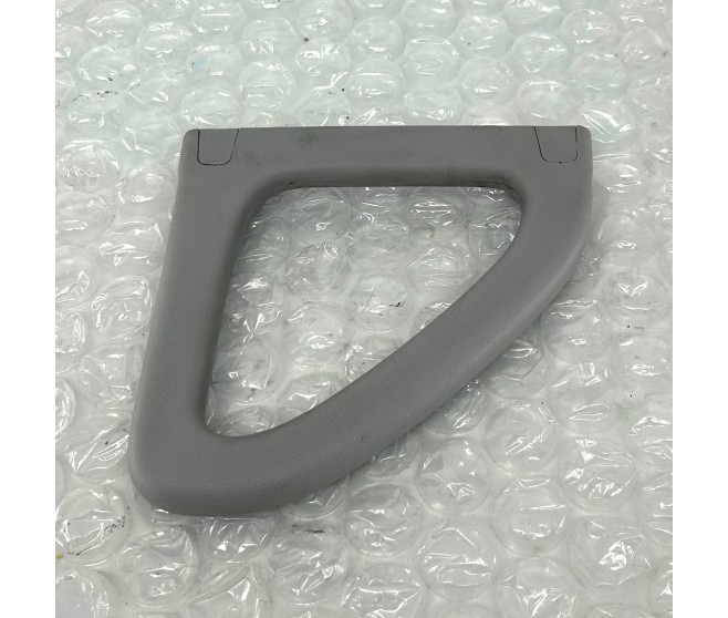 ROOF GRAB HANDLE CENTRE RIGHT FOR A MITSUBISHI H60,70# - MIRROR,GRIPS & SUNVISOR