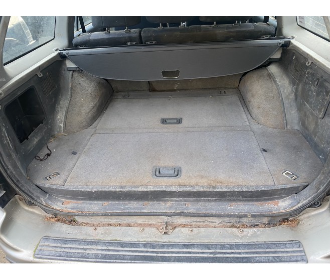 COMPLETE CARGO TRAY SET WITH FIXINGS FOR A MITSUBISHI INTERIOR - 