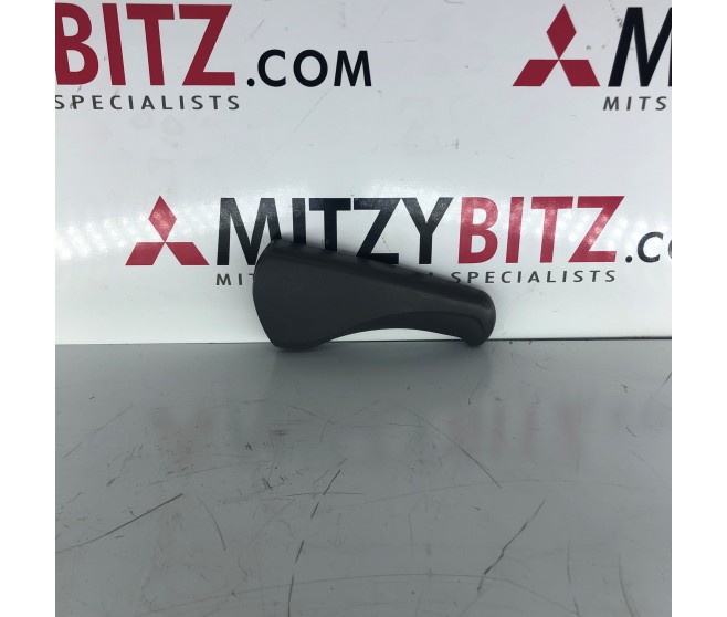 SEAT LIFTER LEVER FRONT RIGHT FOR A MITSUBISHI SEAT - 