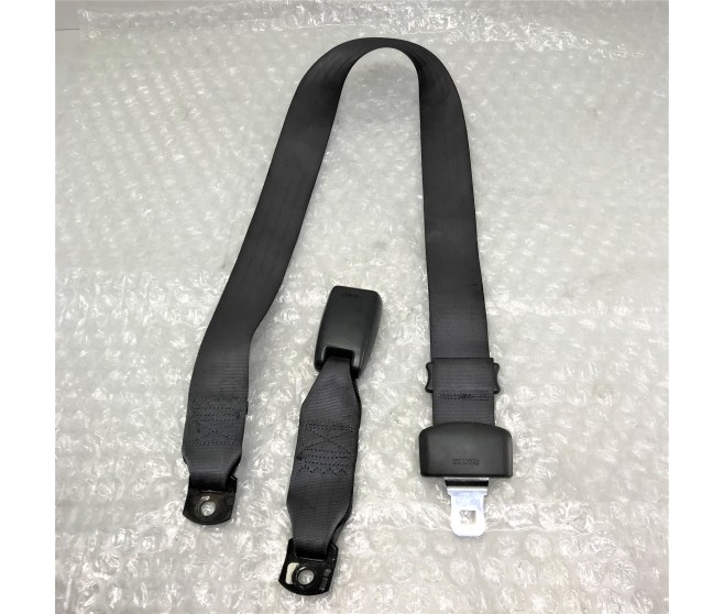 REAR CENTER SEAT BELT AND BUCKLE FOR A MITSUBISHI NATIVA - K96W