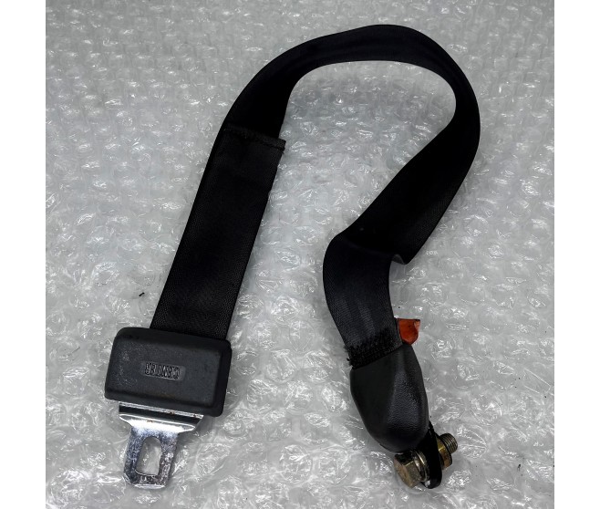 REAR CENTER SEAT BELT FOR A MITSUBISHI SEAT - 