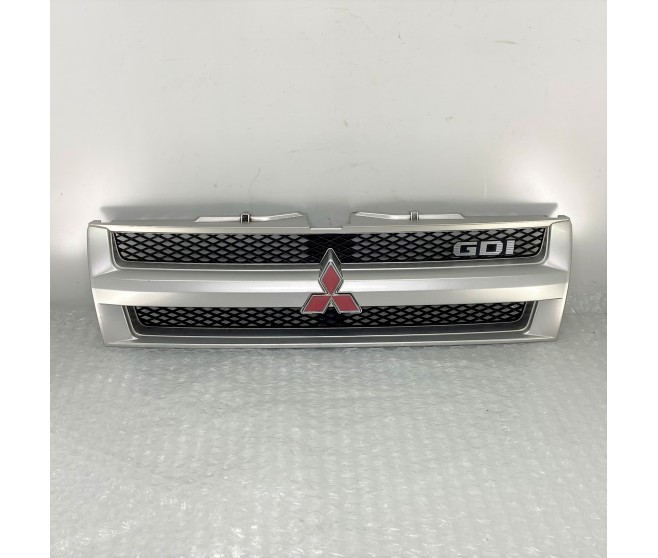 FRONT RADIATOR GRILLE FOR A MITSUBISHI BODY - 