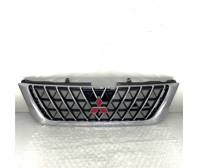 RADIATOR GRILLE FOR A MITSUBISHI L200 - K57T