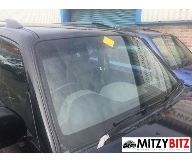 WINDSCREEN GLASS GREEN TINT WITH SHADE BAND FOR A MITSUBISHI V70# - WINDSHIELD GLASS & MOULDING