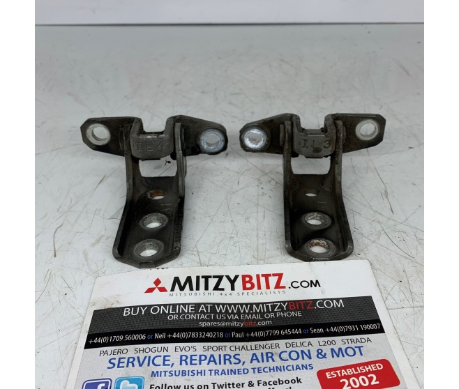 FRONT DOOR HINGES FOR A MITSUBISHI PAJERO/MONTERO - V88W