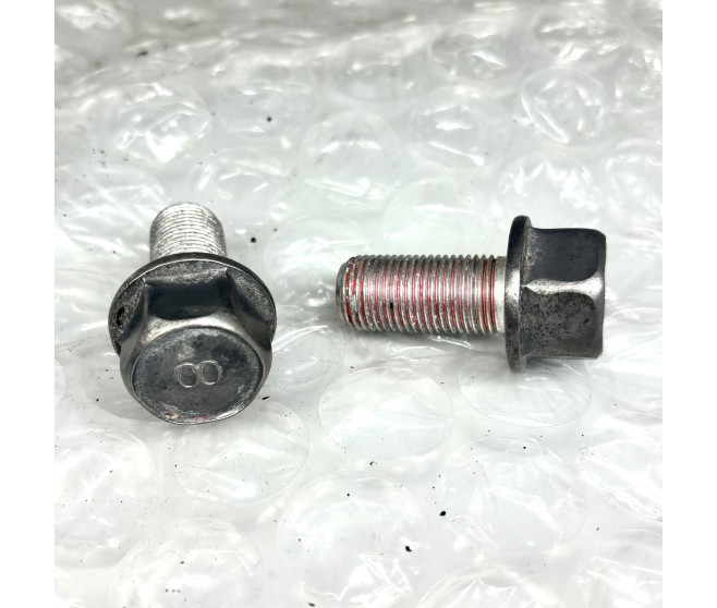 REAR DIFF MOUNTING BOLTS FOR A MITSUBISHI PAJERO - V98W