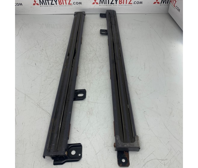 MIDDLE ROW CAPTAIN SEAT RUNNER RAILS FOR A MITSUBISHI DELICA SPACE GEAR/CARGO - PA3V
