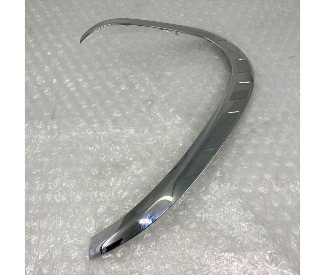 CHROME SURROUND REAR RIGHT FOR A MITSUBISHI DOOR - 